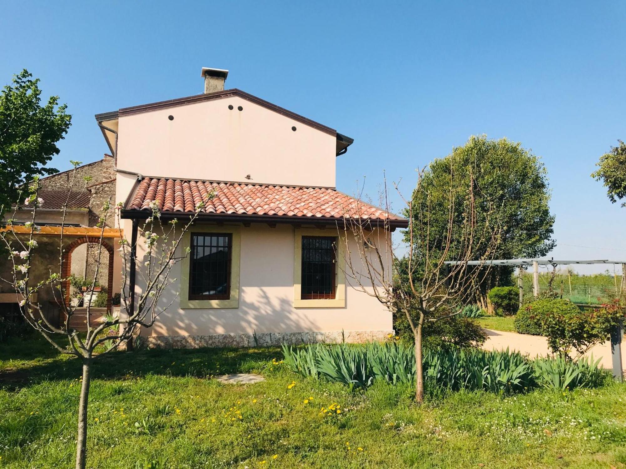 Una Casa Di Campagna Dossobuono Eksteriør bilde